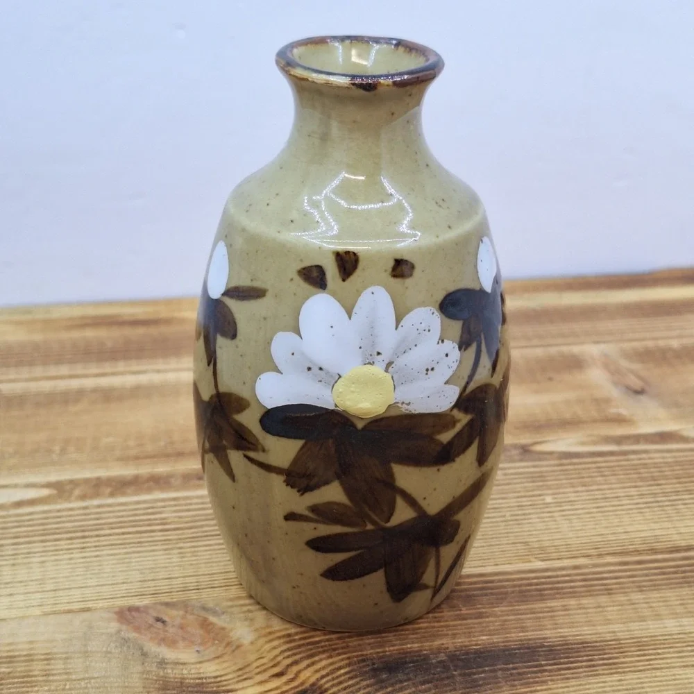 vintage Highland Stoneware pottery bud vase, Ft hand-painted White floral decor